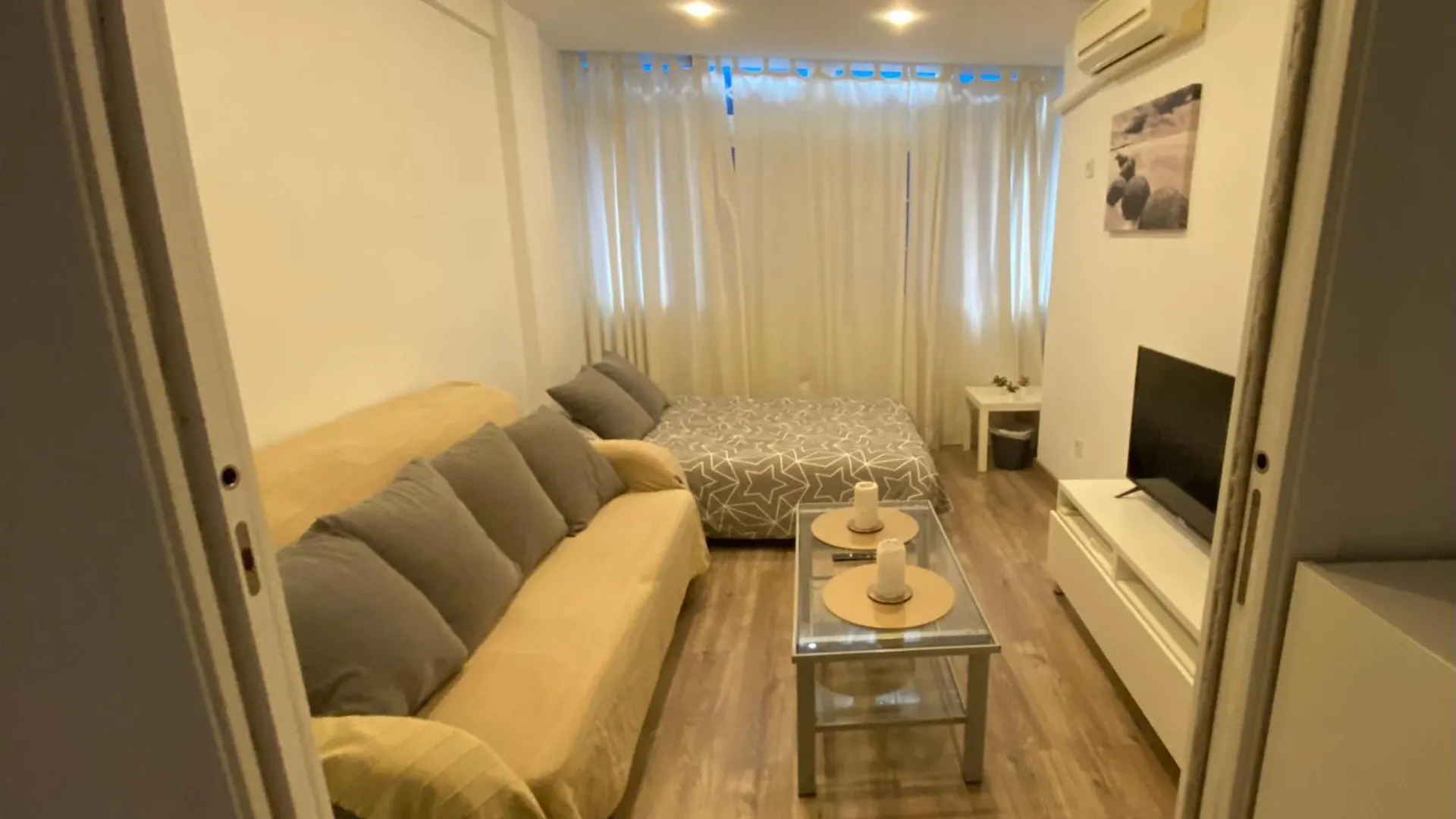 Apartamento Cerca De Aeropuerto, Metro ,Bus Malaga 0*,  Spain