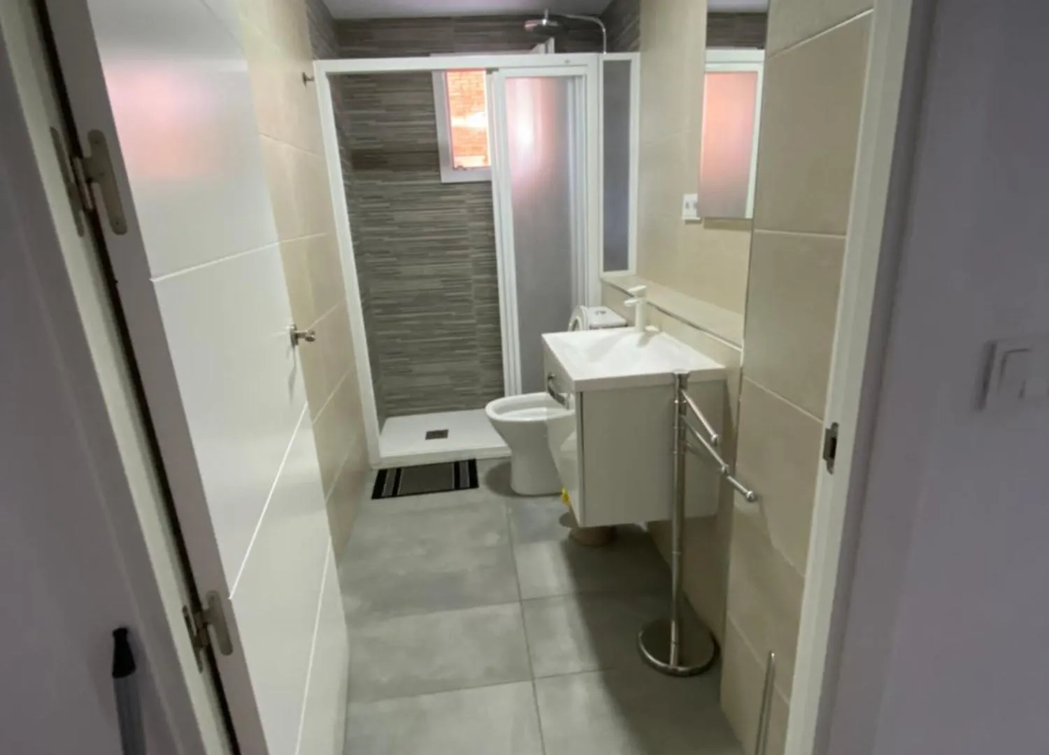 Homestay Apartamento Cerca De Aeropuerto, Metro ,Bus Malaga