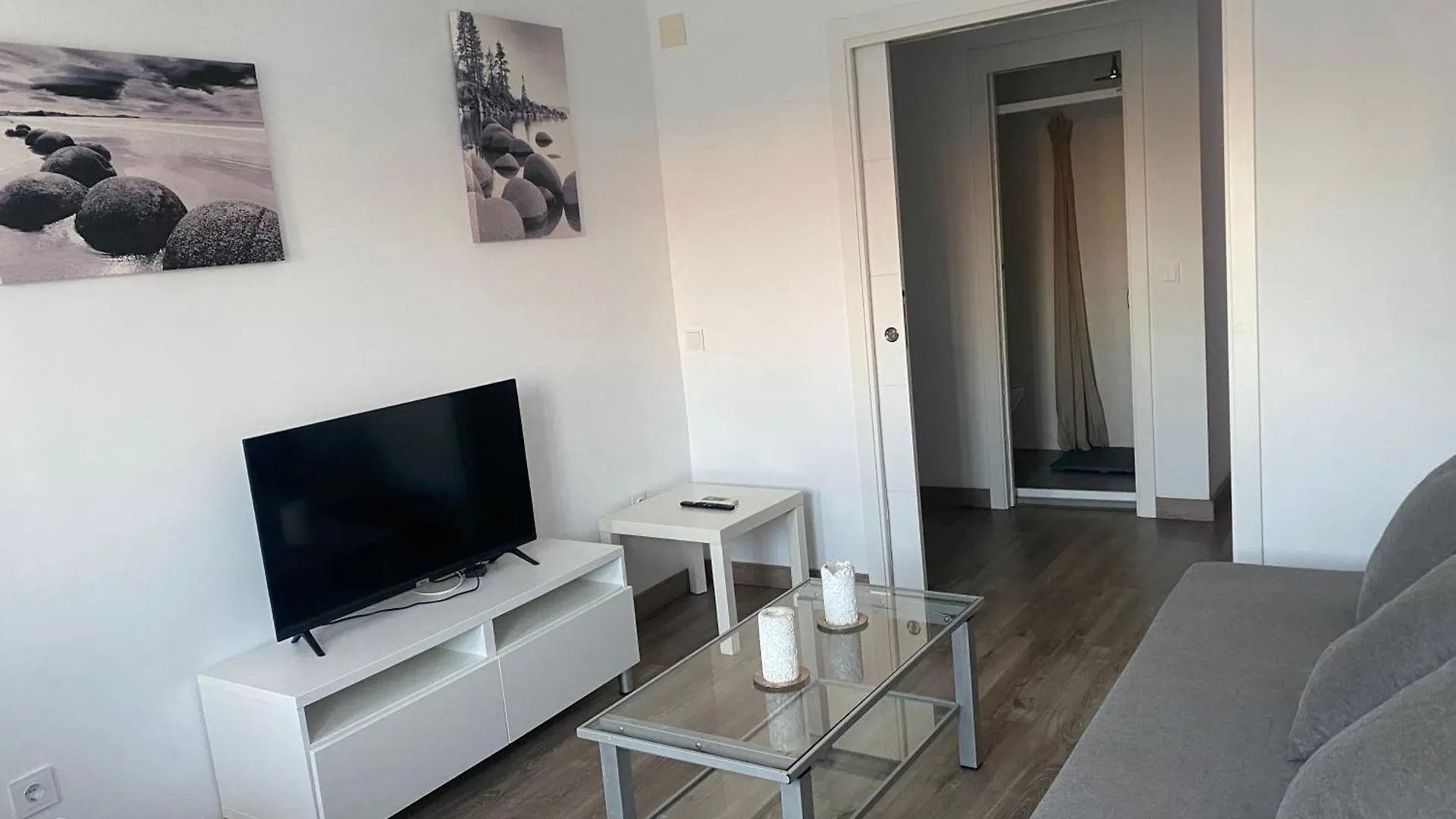 Apartamento Cerca De Aeropuerto, Metro ,Bus Malaga 0*,  Spain